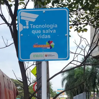 EnRuta reafirma que las c&aacute;maras de seguridad vial y seguridad ciudadana en Cali operan con se&ntilde;alizaci&oacute;n y autorizaci&oacute;n de la ANSV