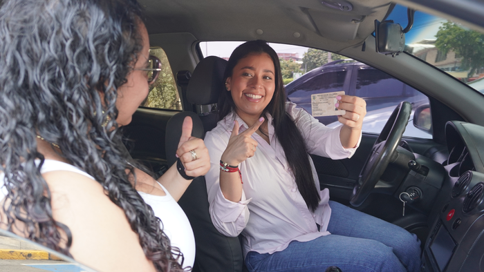 Licencia de Conducci&oacute;n por primera vez: Todo lo que debes saber para manejar de forma segura y legal